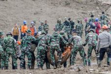 23 Marinir Tertimbun Longsor di Cisarua