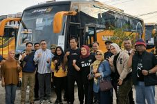 Menuju HPN Banten, Raja Isyam Lepas Rombongan PWI Riau