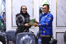 Bupati Asmar Minta Iyeth Bustami Sampaikan Polemik Penutupan Panglong Arang di Meranti ke Pemerintah Pusat
