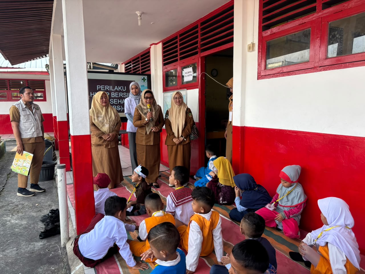 Harus Ditanamkan Sejak Dini, Puskesmas Selatpanjang Edukasi PHBS kepada Siswa Baru SDN 1 Selatpanjang