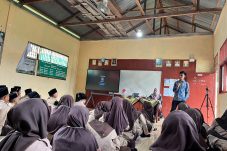 Biasakan Hidup Bersih Sejak di Sekolah, Puskesmas Pulau Merbau Sosialisasikan PHBS kepada Pelajar