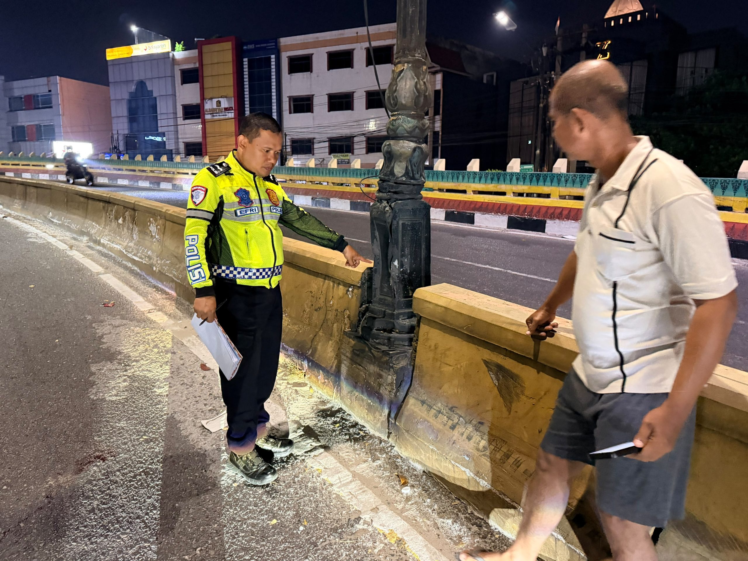 Tabrak Tembok Flyover, Pengendara Honda Stylo Tewas di Tempat