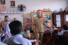 Wako Pekanbaru Tinjau Hari Pertama Sekolah Tatap Muka