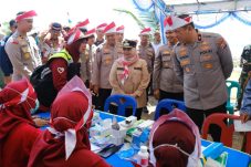 Nelayan Rupat Terima Mesin Ketinting, Warga Dapat Layanan Kesehatan Gratis
