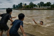 Bocah 13 Tahun Hilang Terseret Arus Sungai Siak