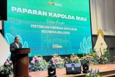 Kapolda Riau Bahas Penanganan Karhutla dengan Polisi Malaysia