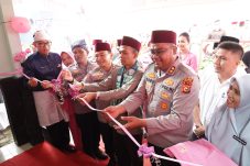 Kapolda Riau dan UAS Resmikan SLB Cahaya di Kampar