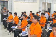 Mahasiswa Baru STT Pekanbaru Diedukasi Tertib Lalu Lintas