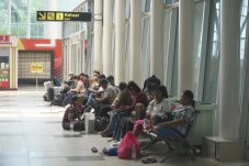 Penerbangan di Bandara SSK II Terganggu Erupsi Anak Gunung Krakatau