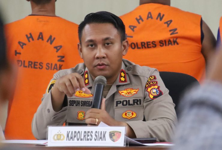 Peran Berbeda 8 Tersangka Sindikat SIM Palsu di Riau