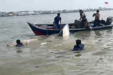 Tim SAR Kejar Kru Kapal yang Hilang Usai Tabrakan di Selat Air Hitam