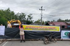 Jalan Amblas di Alahair Mulai Diperbaiki