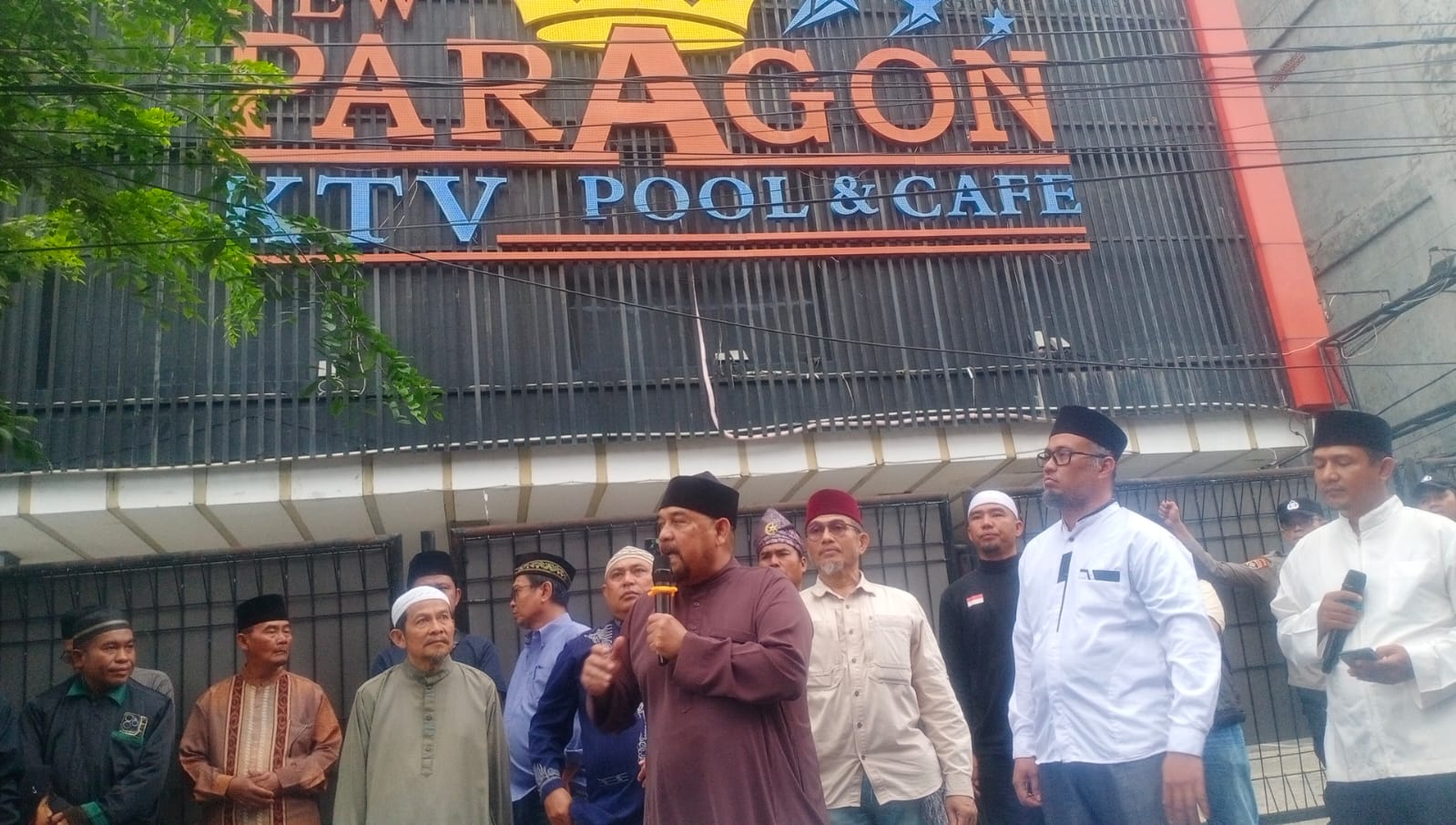 Unjuk Rasa, FORMARAM Desak Penutupan New Paragon
