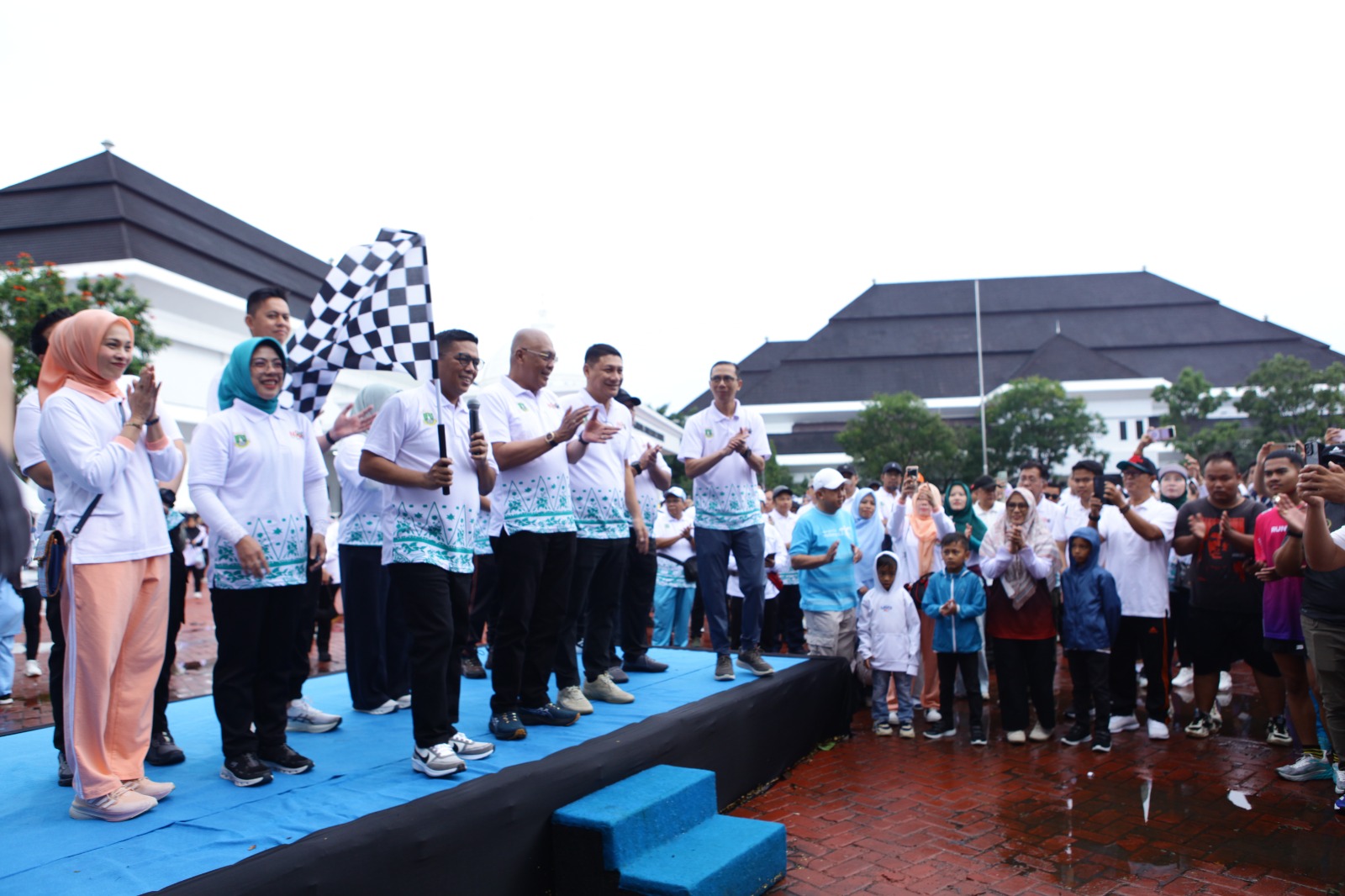 Ribuan Warga Banten Ikuti Jalan Sehat HPN 2026, Antusias Sambut Rencana Kehadiran Presiden