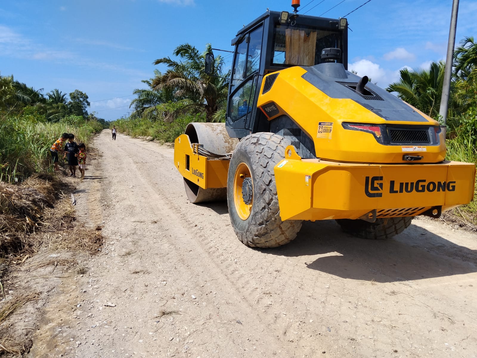 Jalan Poros Tanjung Peranap-Mengkikip Diperbaiki