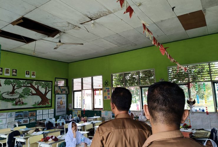 Tingkat Kehadiran Guru dan Siswa di Meranti Dicek