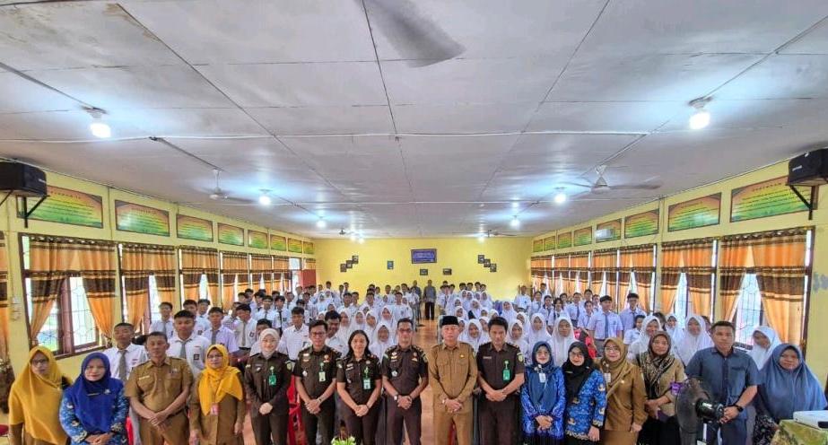 Kejari Meranti Beri Penyuluhan Hukum bagi Pelajar SMA Sederajat se-Tebing Tinggi