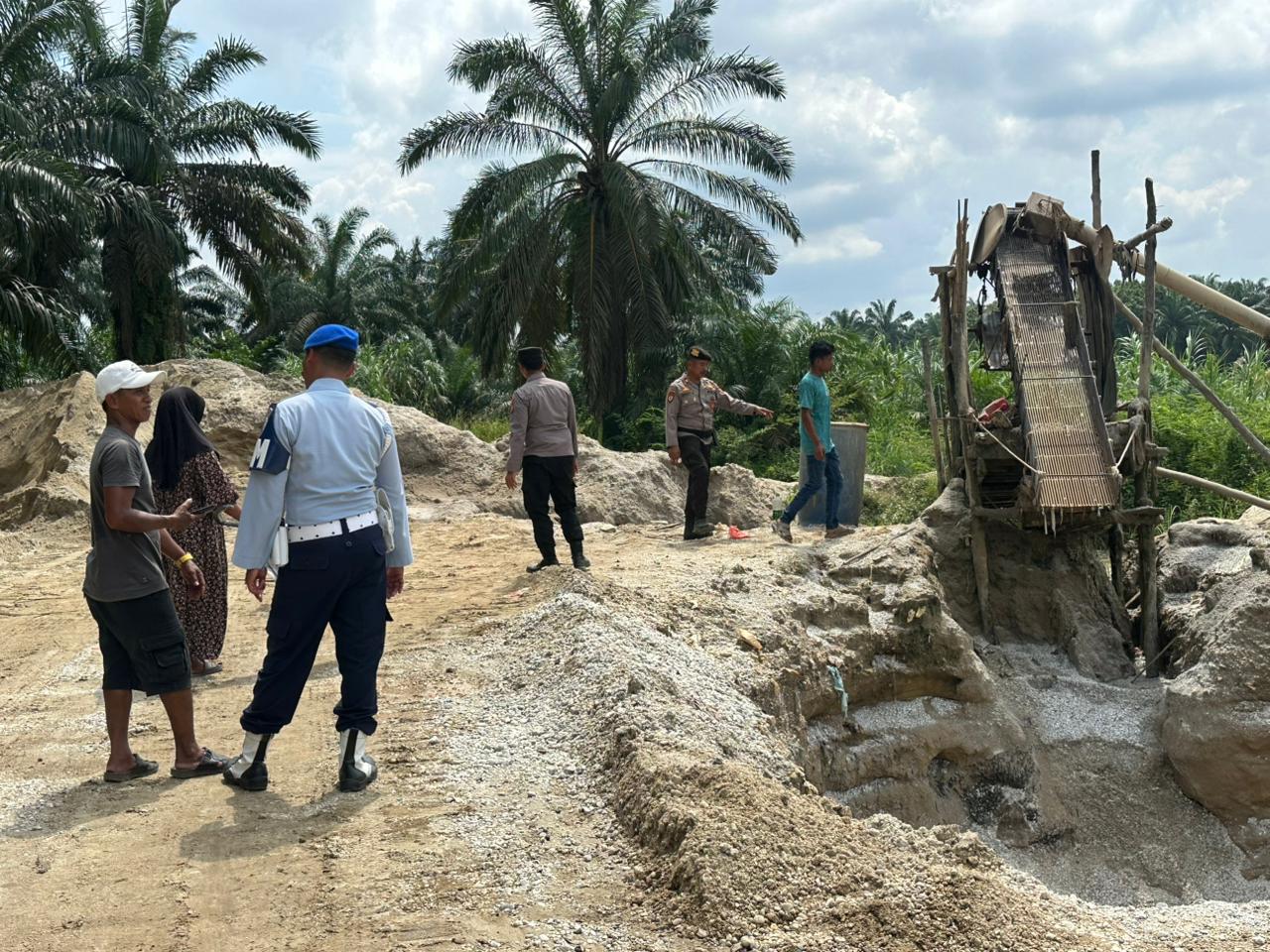 Setelah Dilaporkan Warga, Tiga Lokasi Galian C Ilegal di Kualu Ditertibkan