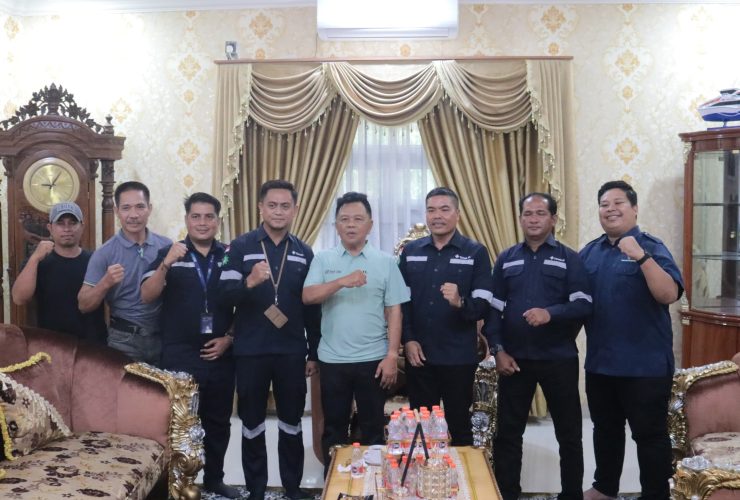PT Timah Serahkan 13 Ekor Sapi Kurban untuk Pemkab Meranti