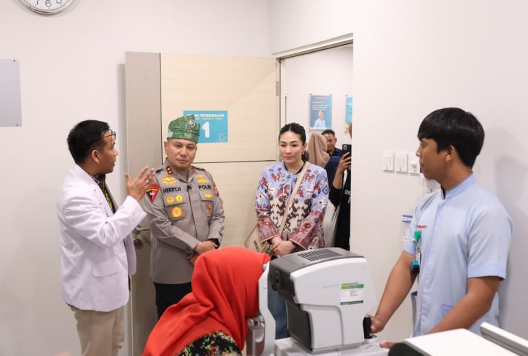 Dalam Rangka Hari Bhayangkara 2026, 310 Warga Riau Jalani Operasi Katarak Gratis di RS Awal Bros