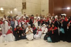 Isak Tangis Jamaah Haji Pecah Saat Tawaf Wada di Depan Baitullah