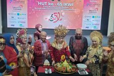 HUT Ke-65 IKWI: Budaya Nusantara Satukan Keluarga Pers, Riau Raih Juara I Fashion Show Adat