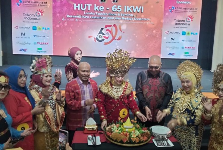 HUT Ke-65 IKWI: Budaya Nusantara Satukan Keluarga Pers, Riau Raih Juara I Fashion Show Adat