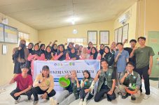 Mahasiswa Kukerta Unri Ajarkan Warga Seberang Tembilahan Barat Olah Limbah Kelapa Jadi Briket dan Cocopeat