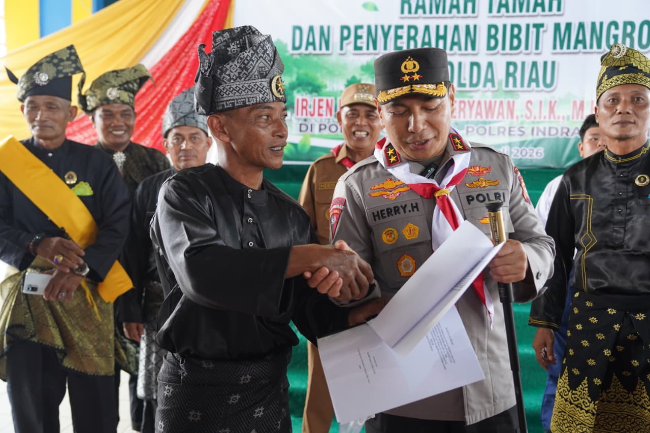 Kapolda Riau Ajak Warga Concong Perkuat Semangat Kebangsaan Jelang Ekspedisi Merah Putih Presisi
