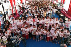 Tawa Anak Rempang Menyambut Amsakar dan Li Claudia Saat Lihat Sekolah Rakyat Merah Putih