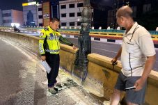 Tabrak Tembok Flyover, Pengendara Honda Stylo Tewas di Tempat