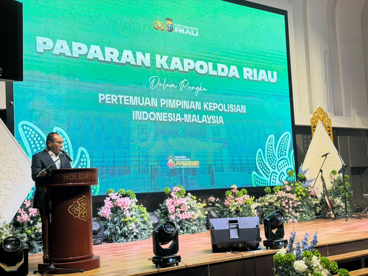 Kapolda Riau Bahas Penanganan Karhutla dengan Polisi Malaysia